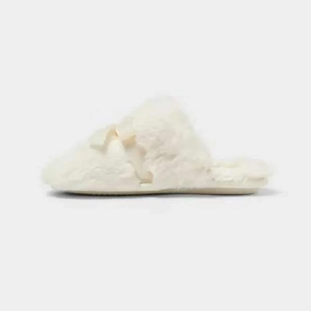 Toddler Adler Plush Scuff Slippers Cat & Jack White Size 11T-12T NWT